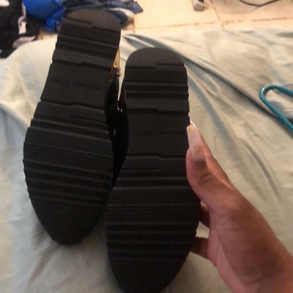 Michael kors Gold and a Black sneakers - Picture 4 of 4